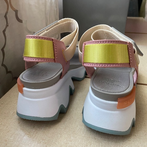 Sorel Women's Kinetic Sandals 7.5 - Picture 4 of 6